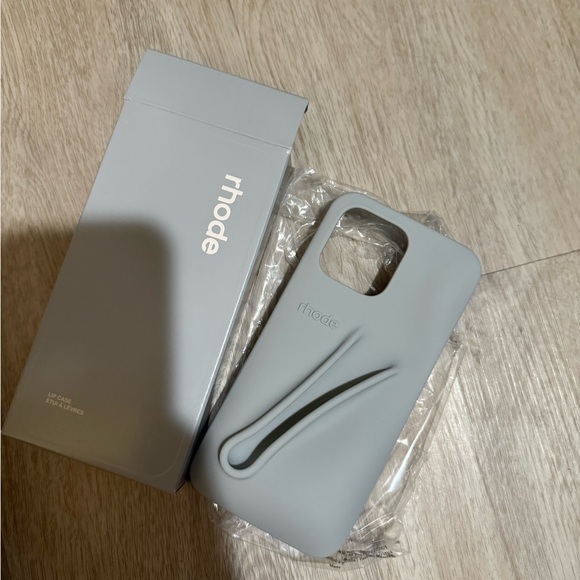 RHODE Light Gray Phone Case - Picture 1 of 3